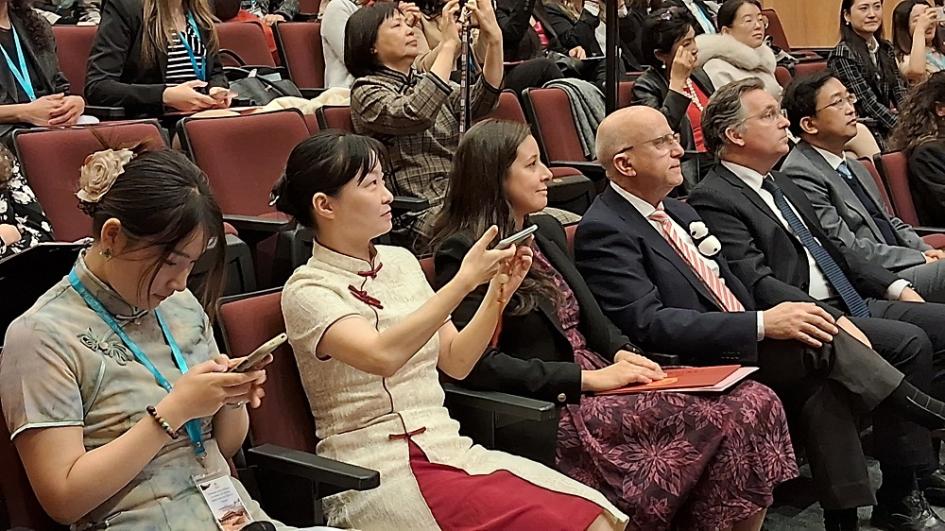 Ceremonia de clausura del Seminario sobre idioma, cultura y técnicas tradicionales de China Ceremonia de clausura del Seminario sobre idioma, cultura y técnicas tradicionales de China