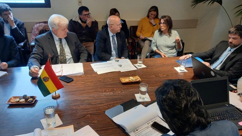 IV Reunión de la Comisión Mixta de Cooperación Técnica y Científica entre Bolivia y Uruguay IV Reunión de la Comisión Mixta de Cooperación Técnica y Científica entre Bolivia y Uruguay