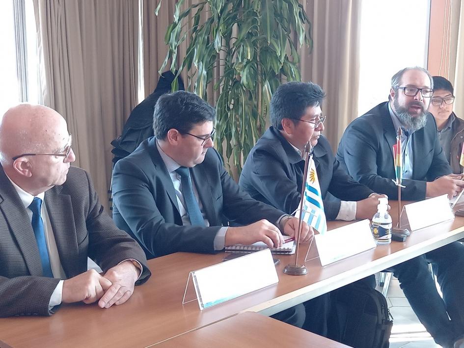 Bolivia y Uruguay intercambian conocimiento sobre energías renovables