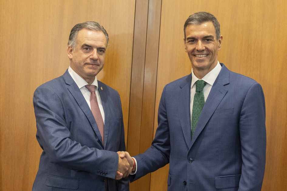 Presidentes Orsi y Sánchez en Torre Ejecutiva, Montevideo