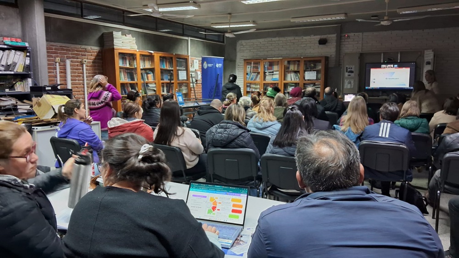 Charla informativa en sede de UTU de la calle Seregni, en la ciudad de Tacuarembó