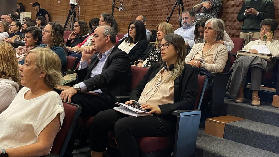 Seminario internacional “Salud Mental Adolescente: aportes a la estrategia nacional” Seminario internacional “Salud Mental Adolescente: aportes a la estrategia nacional”