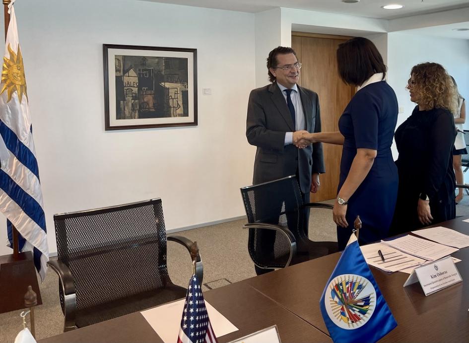 Firma de convenio entre OEA y AUCI en Torre Ejecutiva. Firma de convenio entre OEA y AUCI en Torre Ejecutiva.