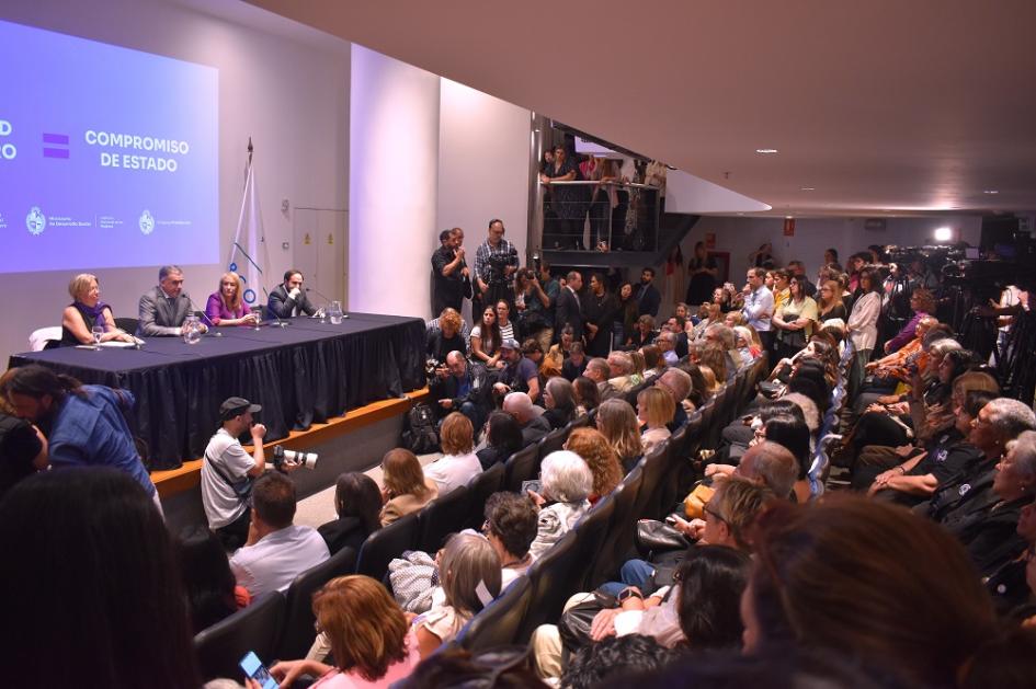 Autoridades nacionales en acto por el Día Internacional de las Mujeres, Torre Ejecutiva.