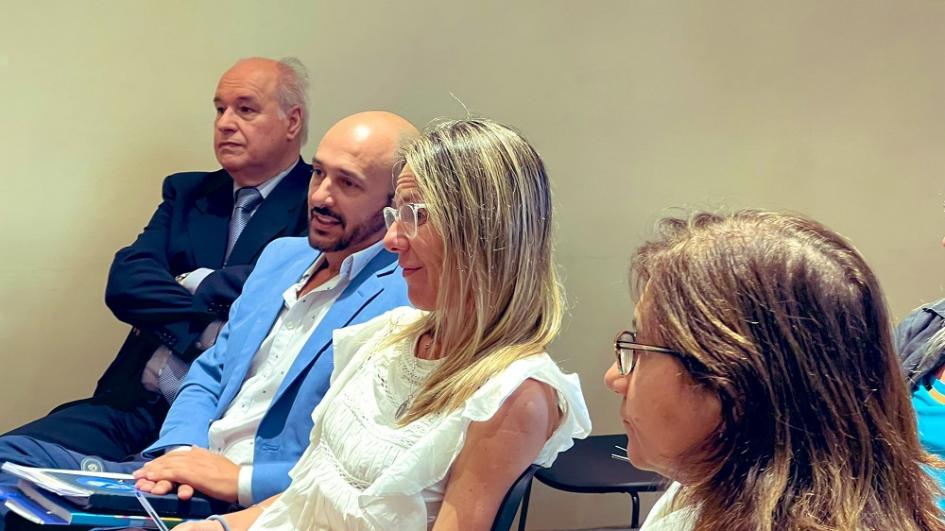 Reunión de representantes de AUCI, organismos internacionales e intendencias. Reunión de representantes de AUCI, organismos internacionales e intendencias.