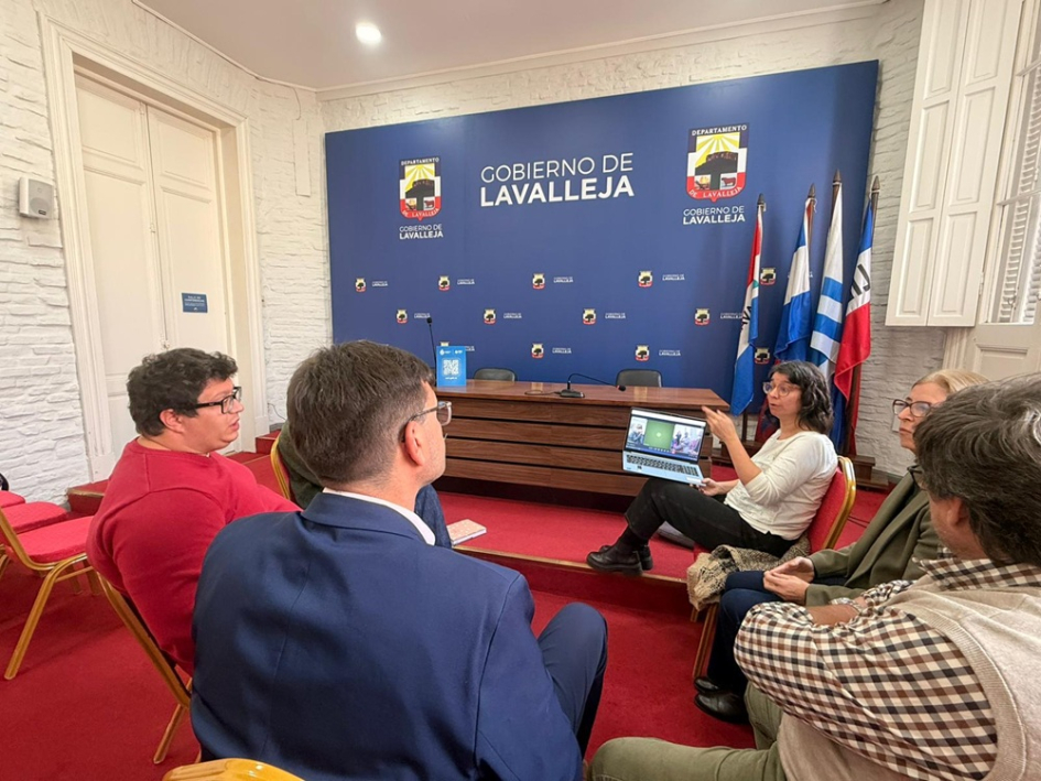 Reunión de representantes de AUCI y municipios de Lavalleja