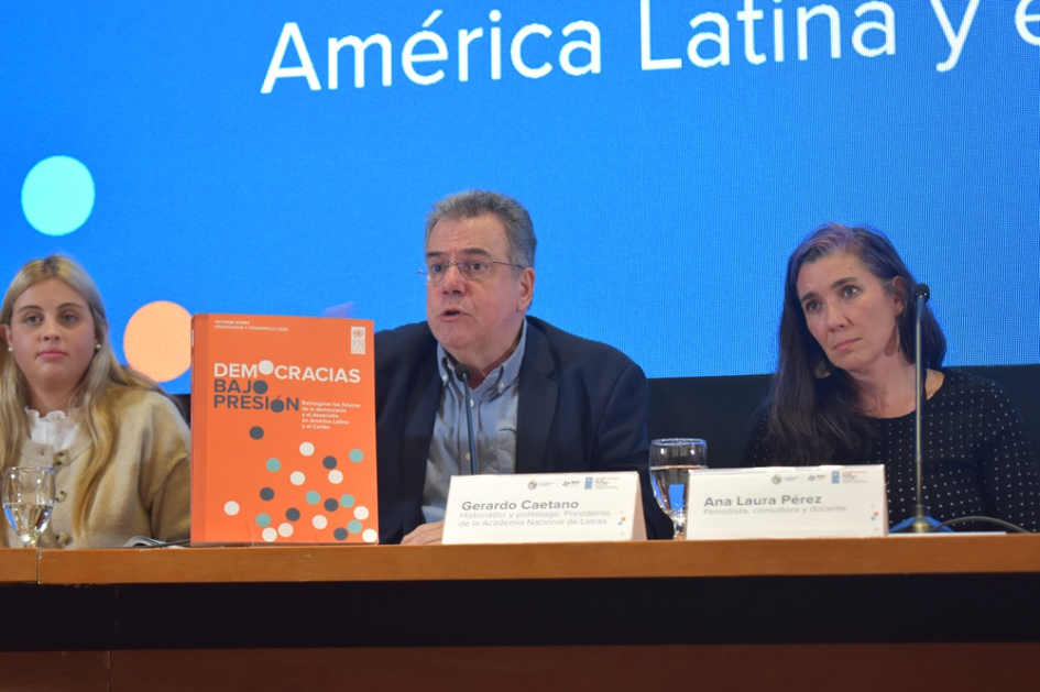 Conversatorio sobre Informe del PNUD "Democracias bajo presión"