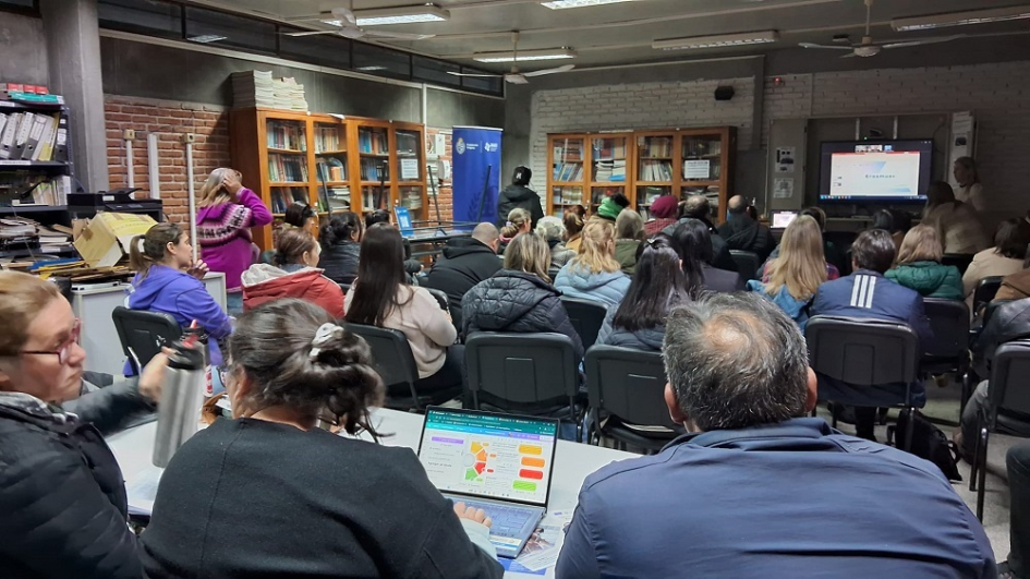 AUCI con comunidad educativa de Tacuarembó