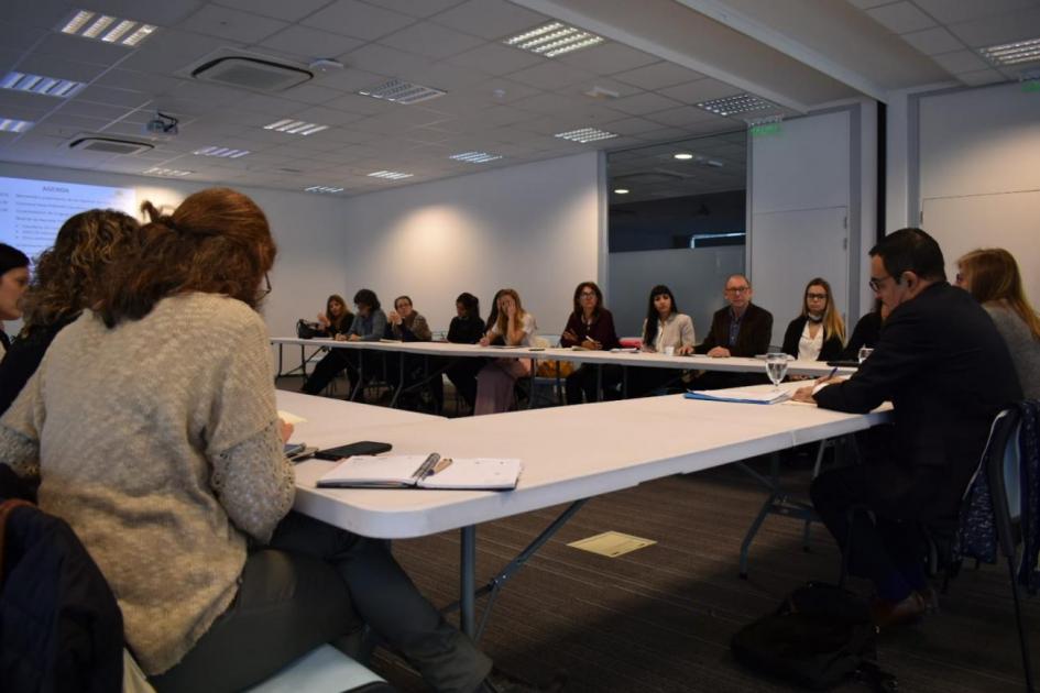 Participantes de la mesa de trabajo con nexos de cooperación internacional