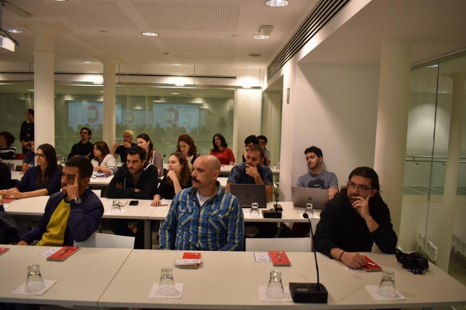 Mesa de apertura del taller