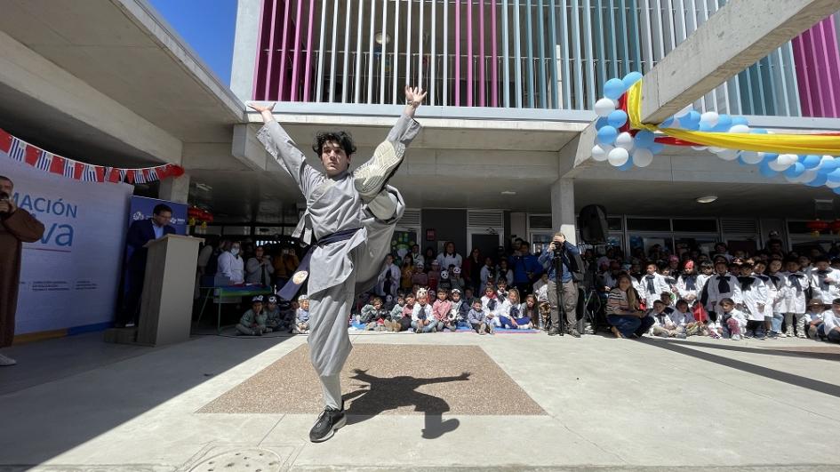 Inauguración de la escuela n.° 319, República Popular China Inauguración de la escuela n.° 319, República Popular China