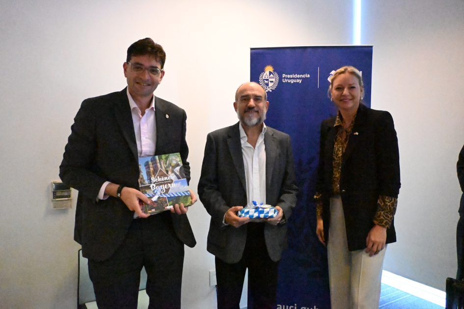 Encuentro Uruguay - Baviera en Torre Ejecutiva, Montevideo