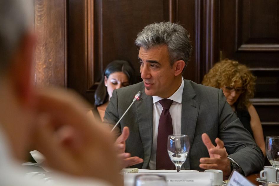 Primeras jornadas de intercambio de experiencias y buenas prácticas entre agencias. Primeras jornadas de intercambio de experiencias y buenas prácticas entre agencias.