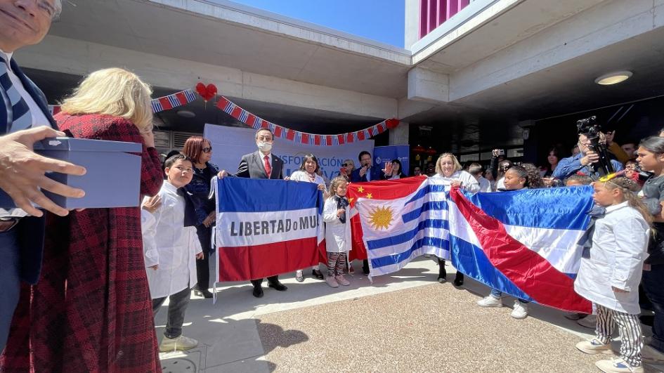 Inauguración de la escuela n.° 319, República Popular China Inauguración de la escuela n.° 319, República Popular China