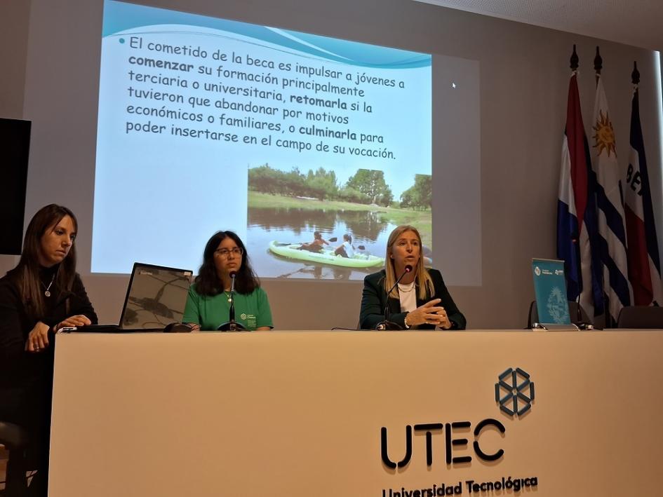 Embajadas, fundaciones y AUCI en UTEC