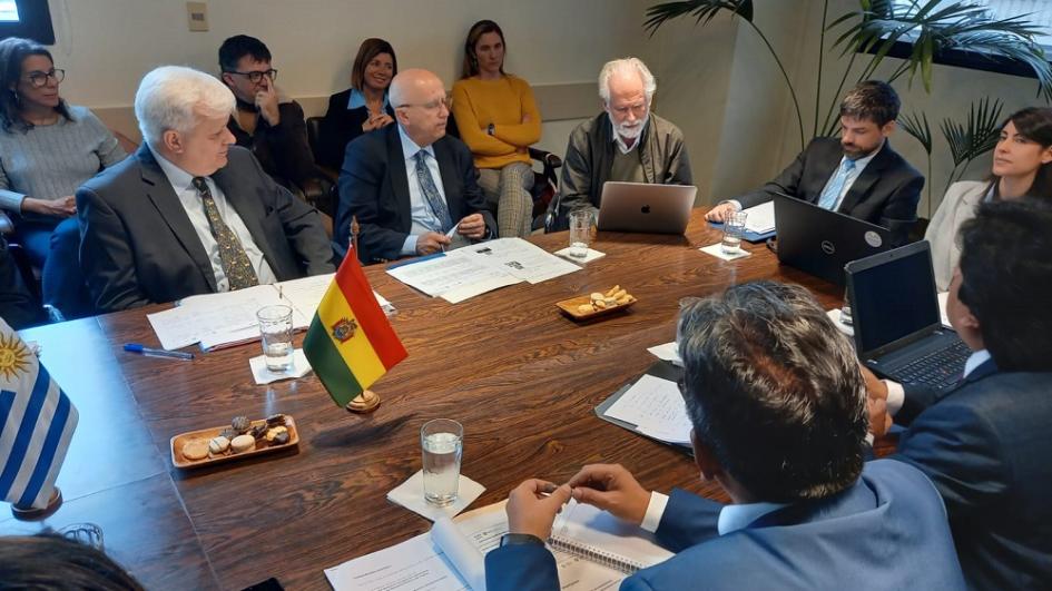 IV Reunión de la Comisión Mixta de Cooperación Técnica y Científica entre Bolivia y Uruguay IV Reunión de la Comisión Mixta de Cooperación Técnica y Científica entre Bolivia y Uruguay