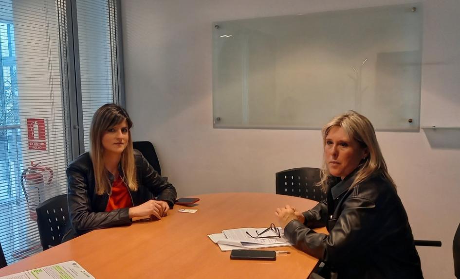 Analaura Soto de AUCI y Fabiana Goyeneche de Relaciones Internacionales y Cooperación de la IM