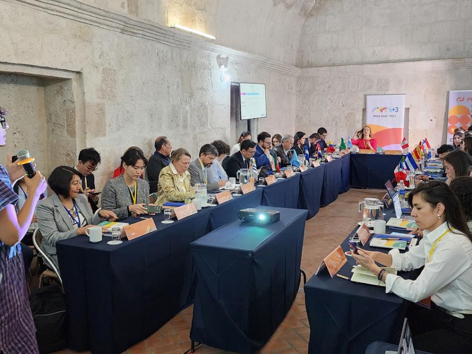 Co-laboratorio Más que tres 2025, conectando experiencias, construyendo futuro Co-laboratorio Más que tres 2025, conectando experiencias, construyendo futuro