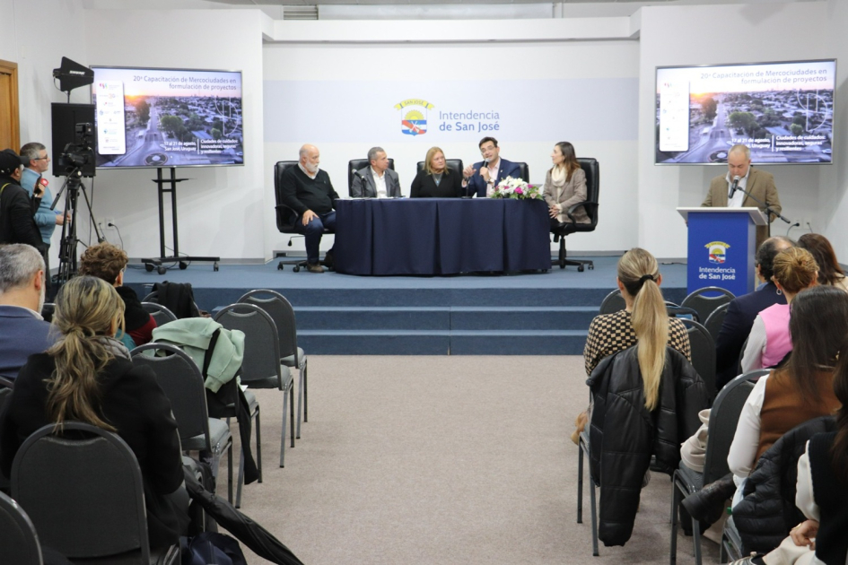 Capacitación de Mercociudades en formulación de proyectos regionales en San José