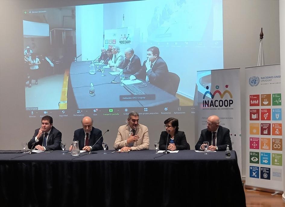Diálogos sobre el futuro de Uruguay: “Nuevos escenarios para el Cooperativismo y la Economía Social” Diálogos sobre el futuro de Uruguay: “Nuevos escenarios para el Cooperativismo y la Economía Social”