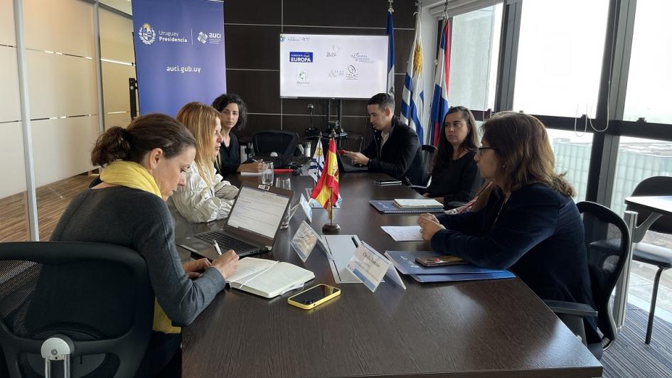 Reunión de trabajo con FECYT Reunión de trabajo con FECYT