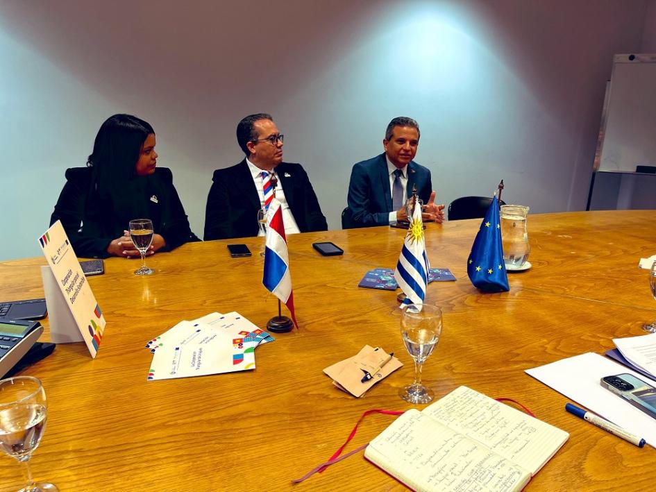 Cierre de misión de República Dominica en Uruguay: Observatorio TIC de la Agenda Digital. Cierre de misión de República Dominica en Uruguay: Observatorio TIC de la Agenda Digital.