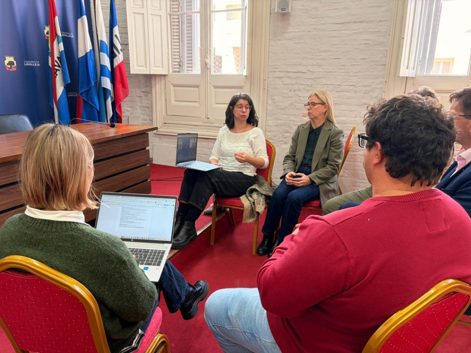Reunión de representantes de AUCI y municipios de Lavalleja