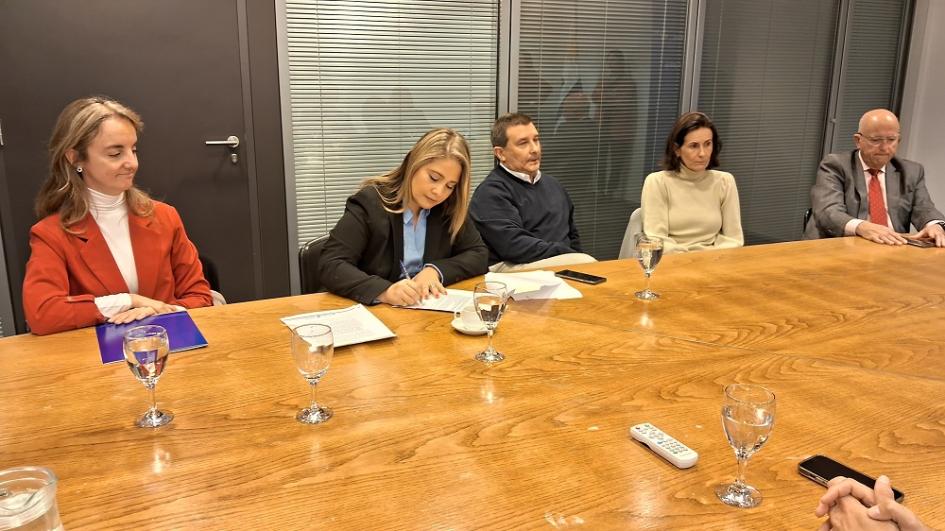 Intendencias de Rivera y Tacuarembó recibieron camiones en el marco de proyecto de economía circular Intendencias de Rivera y Tacuarembó recibieron camiones en el marco de proyecto de economía circular