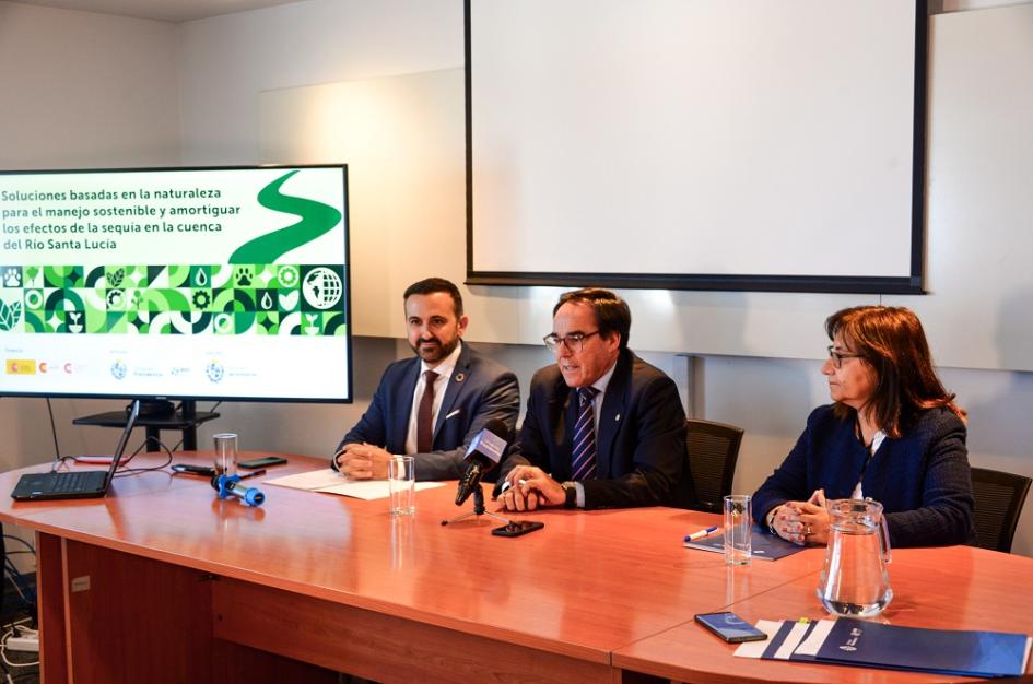 Presentación y firma de acuerdo para realizar proyecto que fortalece la cuenca del río Santa Lucía Presentación y firma de acuerdo para realizar proyecto que fortalece la cuenca del río Santa Lucía