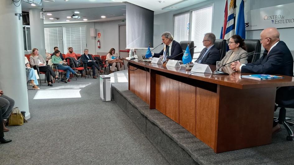 Lanzamiento de estrategia de cooperación entre OPS/OMS y Uruguay Lanzamiento de estrategia de cooperación entre OPS/OMS y Uruguay