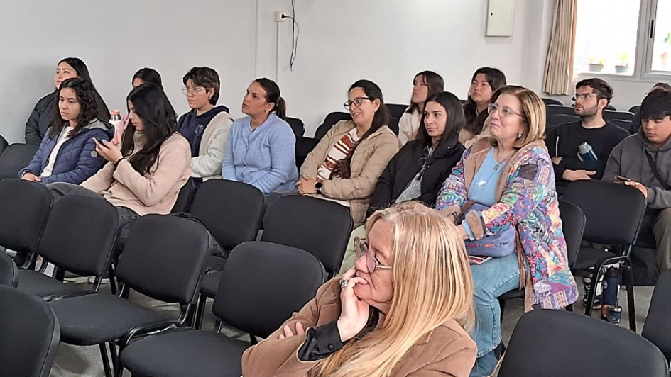 Estudiantes y docentes de Paysandú recibieron información sobre oportunidades educativas