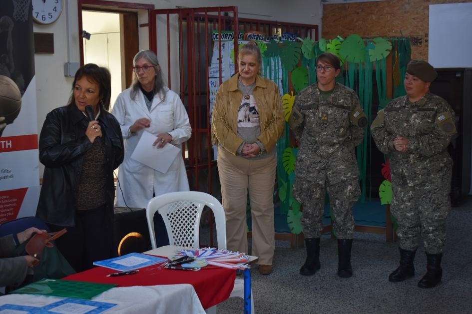 Compartiendo “Historias de Paz” en escuela Canadá