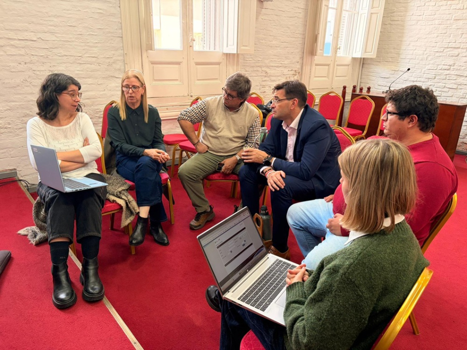 Reunión de representantes de AUCI y municipios de Lavalleja