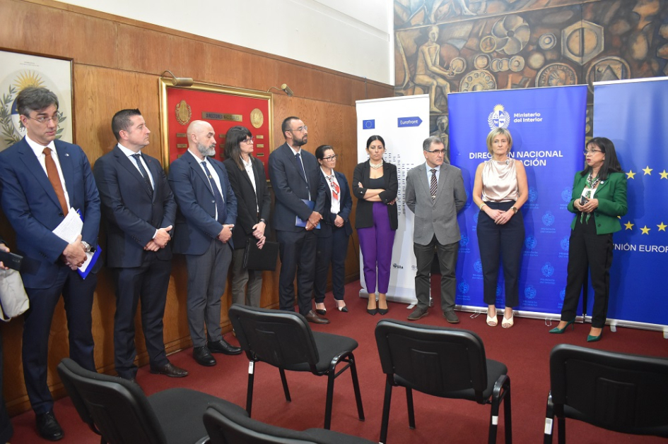 Entrega de certificados del curso Verificación documental en el marco del Punto Atenas Uruguay