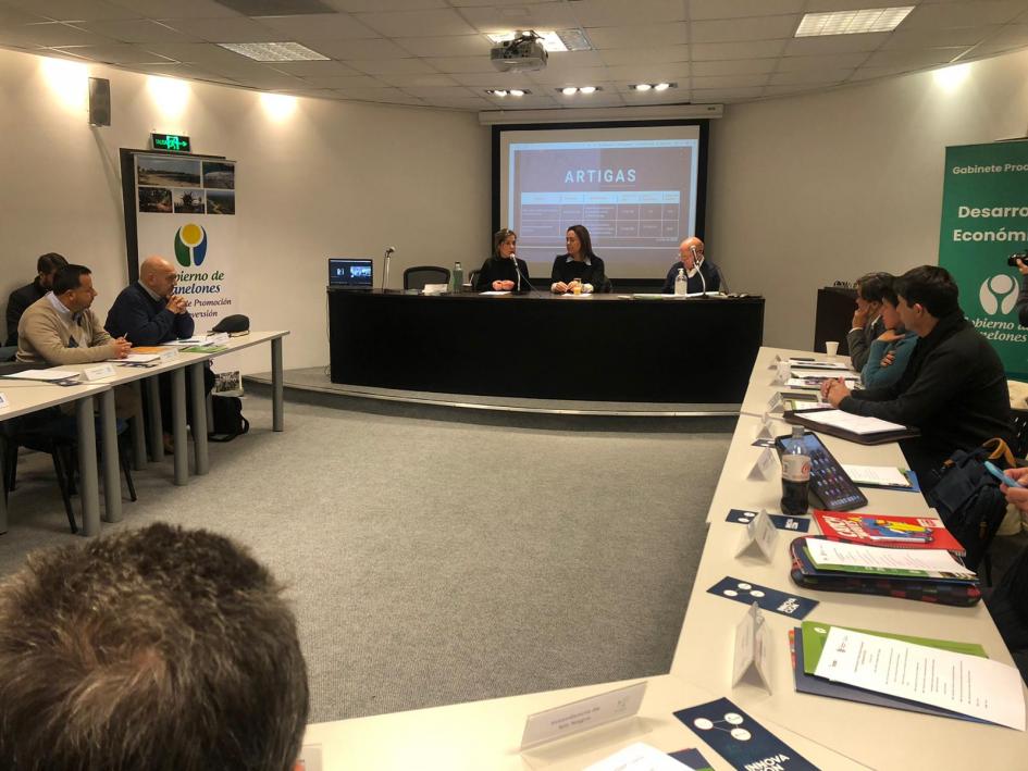 Reunión entre intendencias y AUCI Reunión entre intendencias y AUCI