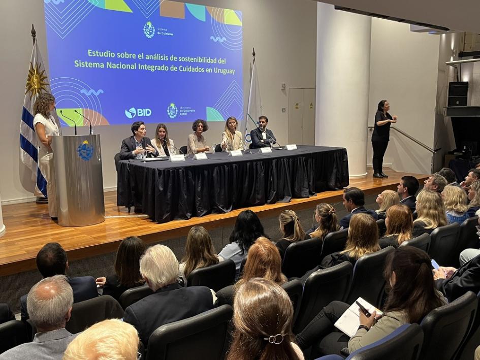 Lanzamiento del mes de los cuidados en Torre Ejecutiva