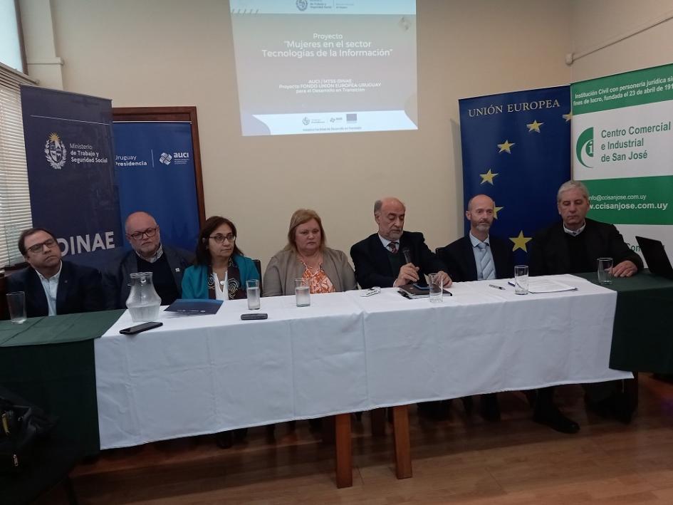 Lanzamiento del proyecto Mujeres en el sector de tecnologías de la información en San José Lanzamiento del proyecto Mujeres en el sector de tecnologías de la información en San José