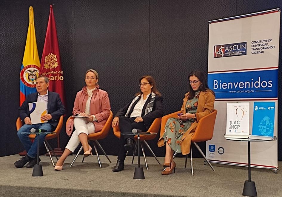 Talleres para el fortalecimiento de la ciencia, la tecnología y la innovación. Bogotá, Colombia. Talleres para el fortalecimiento de la ciencia, la tecnología y la innovación. Bogotá, Colombia.