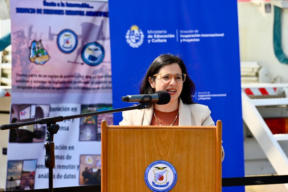Sistema de información satelital, donación de la República Popular China a Uruguay Sistema de información satelital, donación de la República Popular China a Uruguay