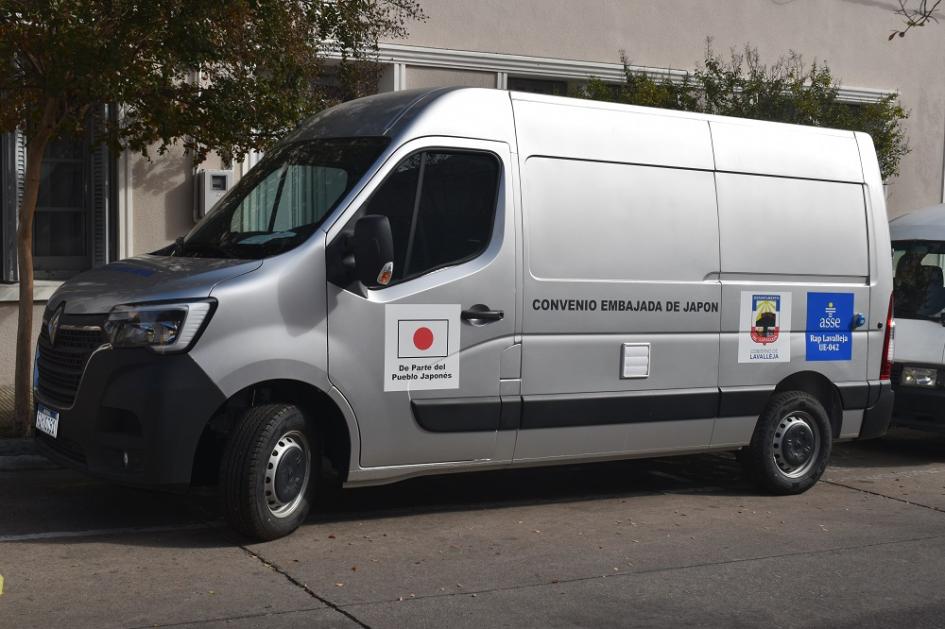 Ambulancia donada por Japón y equipada por ASSE