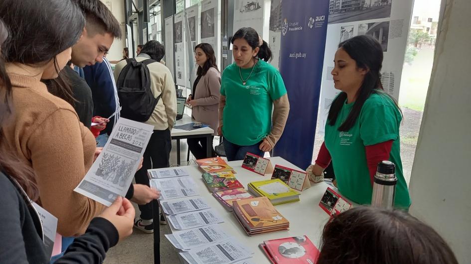 Feria de Oportunidades 2023 en el Cenur.