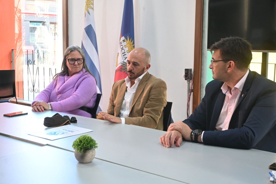 Reunión entre AUCI y representantes de Cooperación y Municipios de Rocha