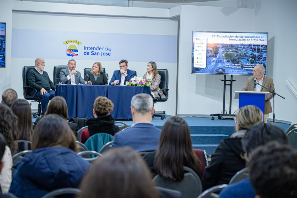 Capacitación de Mercociudades en formulación de proyectos regionales en San José