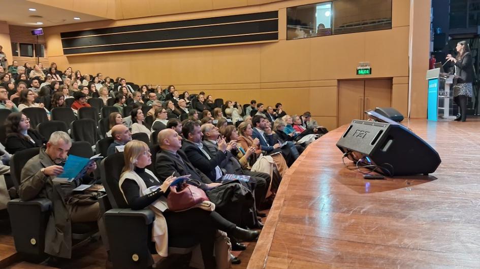 Seminario internacional "Inversión en Infancia: imprescindible para el desarrollo" Seminario internacional "Inversión en Infancia: imprescindible para el desarrollo"