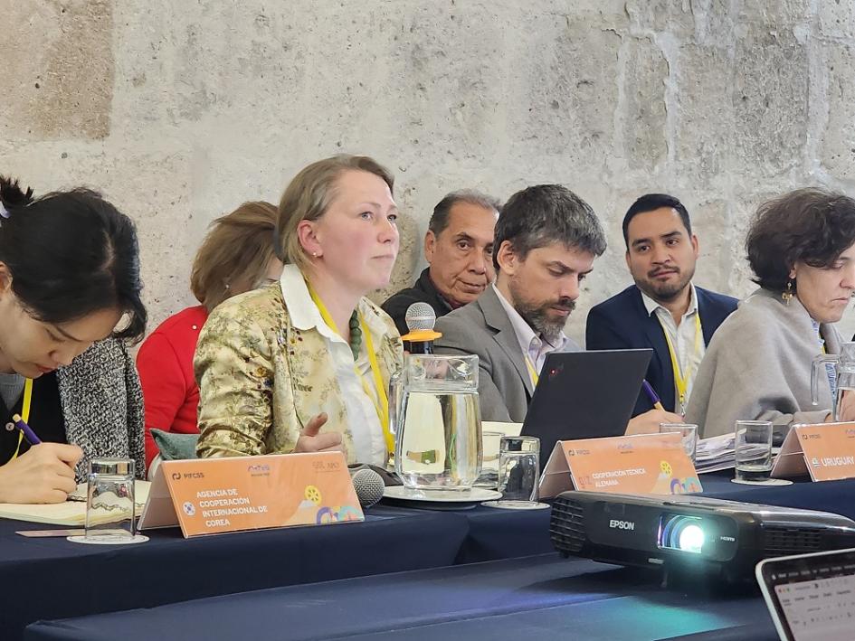 Co-laboratorio Más que tres 2025, conectando experiencias, construyendo futuro Co-laboratorio Más que tres 2025, conectando experiencias, construyendo futuro