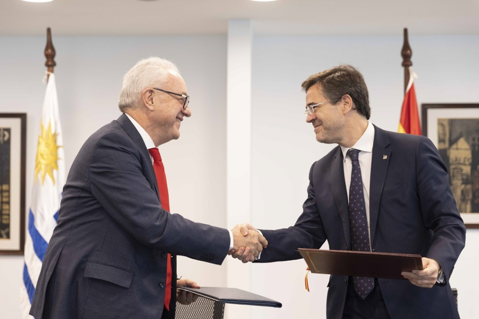 Firma del documento Alianza para el Desarrollo Sostenible Uruguay - España 2025-2030
