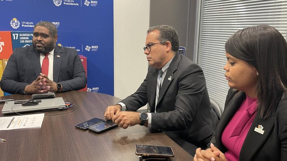 Delegación de República Dominicana en entrevista con Comunicación de AUCI. Delegación de República Dominicana en entrevista con Comunicación de AUCI.