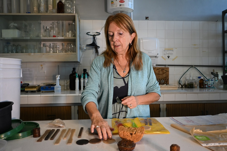 Entrevista la profesora, Mary Lopretti, en Facultad de Ciencias de la UdelaR.