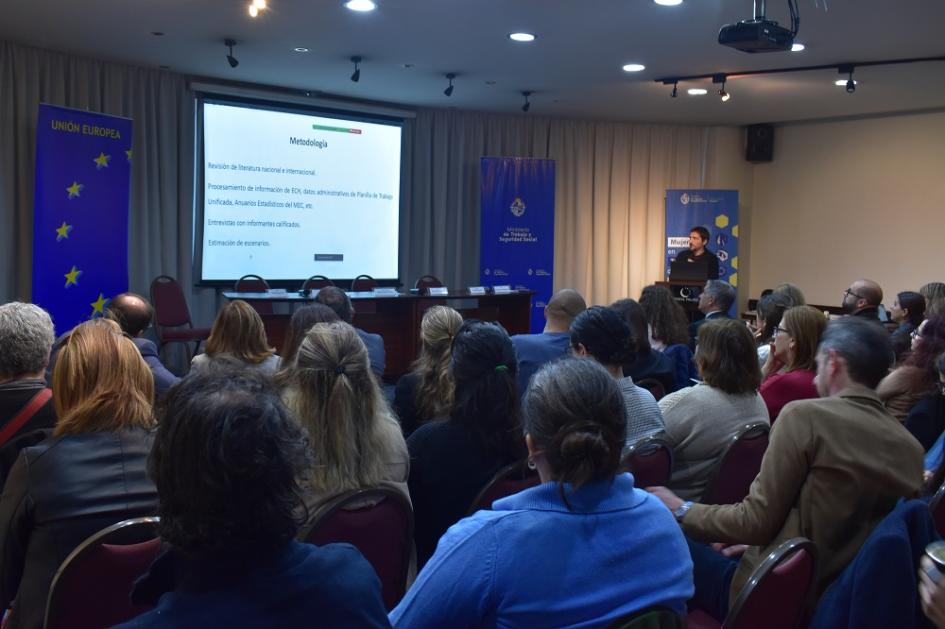 Seminario Formación Profesional y Empleo en TI con perspectiva de género.