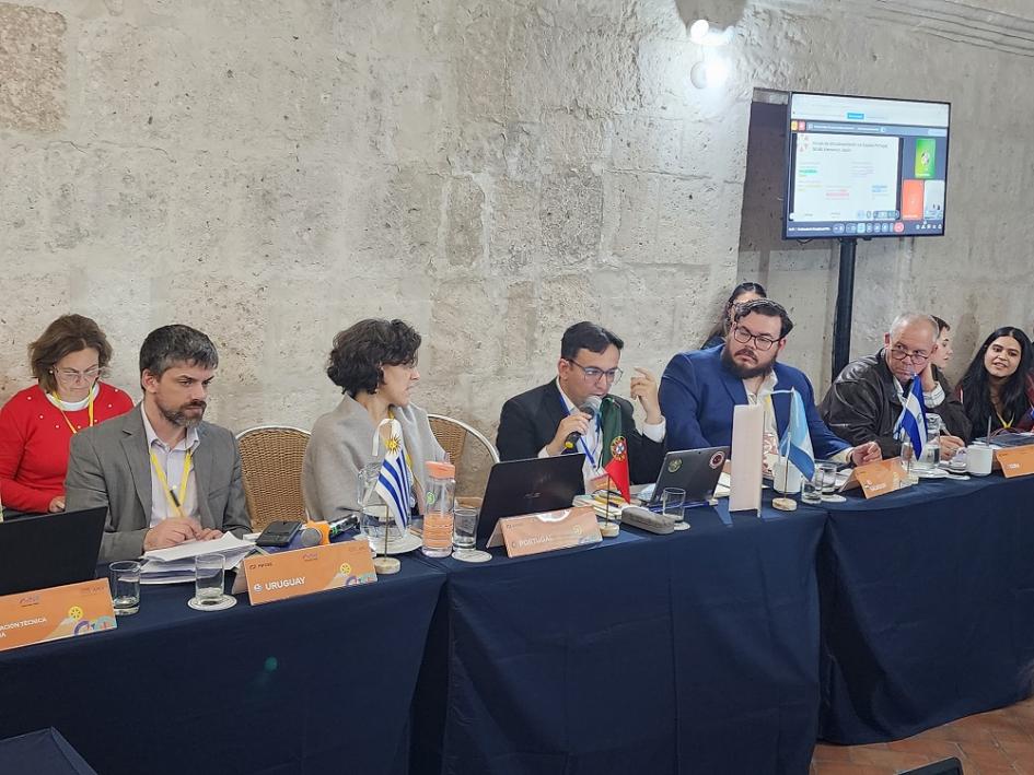 Co-laboratorio Más que tres 2025, conectando experiencias, construyendo futuro Co-laboratorio Más que tres 2025, conectando experiencias, construyendo futuro